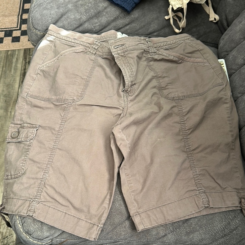 Women’s  Tan Bermuda Cargo Shorts